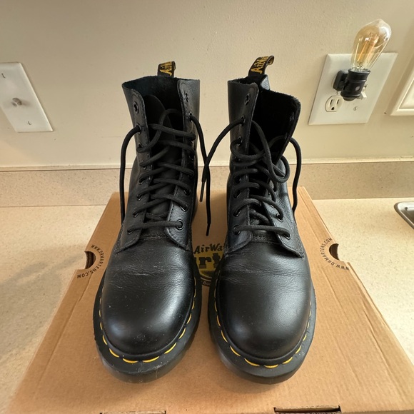 Dr Martens Soft Virginia Leather Black 1460 Boots - Picture 7 of 9